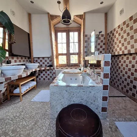 A Casa de hóspedes 3*